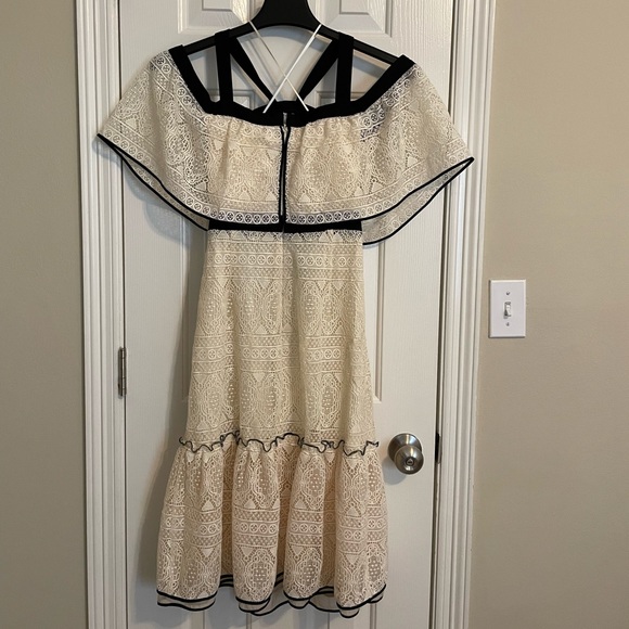 NWT Adelyn Rae Ivory Marissa Dress, Size M - Picture 5 of 12